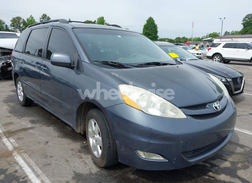 2007 Toyota Sienna XLE (VIN 5TDZK22C47S041176) main photo