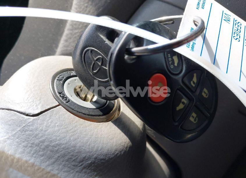 Photo 11 of 2007 Toyota Sienna XLE (VIN 5TDZK22C47S041176)