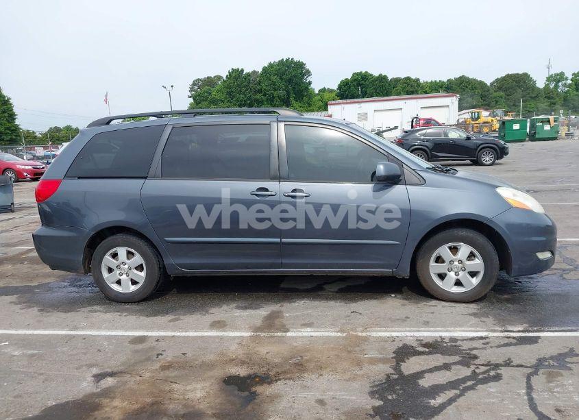 Photo 13 of 2007 Toyota Sienna XLE (VIN 5TDZK22C47S041176)