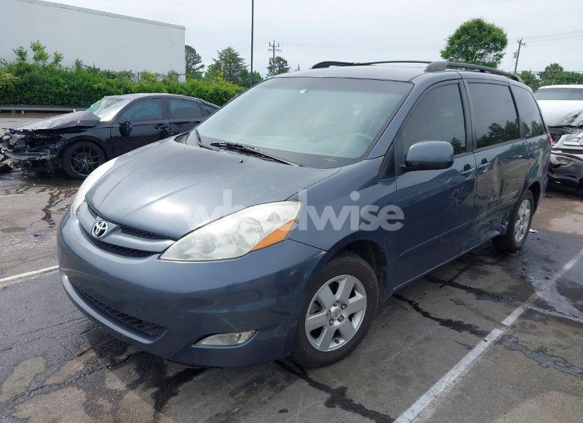 Photo 2 of 2007 Toyota Sienna XLE (VIN 5TDZK22C47S041176)