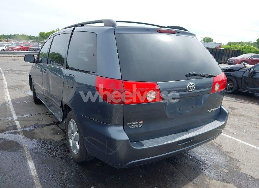 Photo 3 of 2007 Toyota Sienna XLE (VIN 5TDZK22C47S041176)