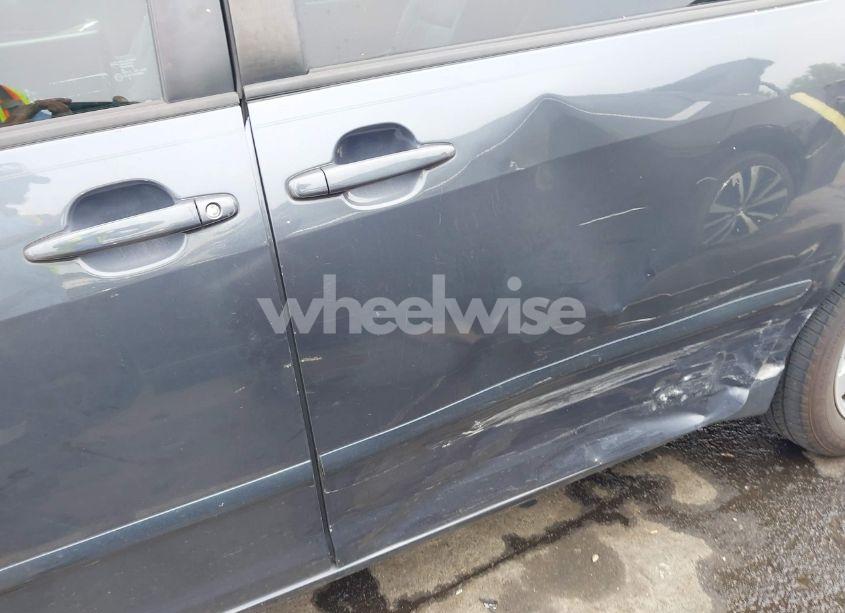 Photo 6 of 2007 Toyota Sienna XLE (VIN 5TDZK22C47S041176)