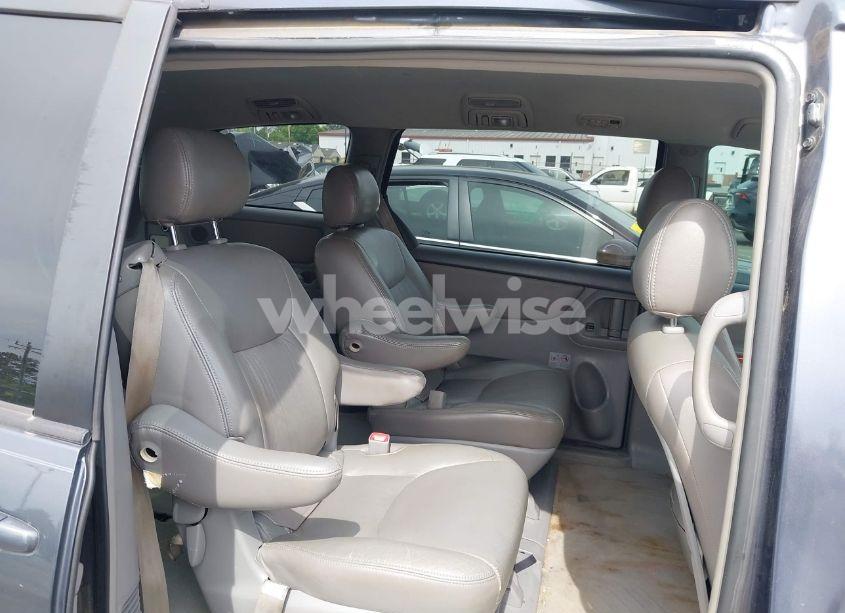 Photo 8 of 2007 Toyota Sienna XLE (VIN 5TDZK22C47S041176)