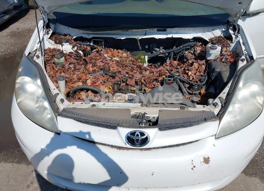 Photo 10 of 2007 Toyota Sienna XLE (VIN 5TDZK22C47S046118)