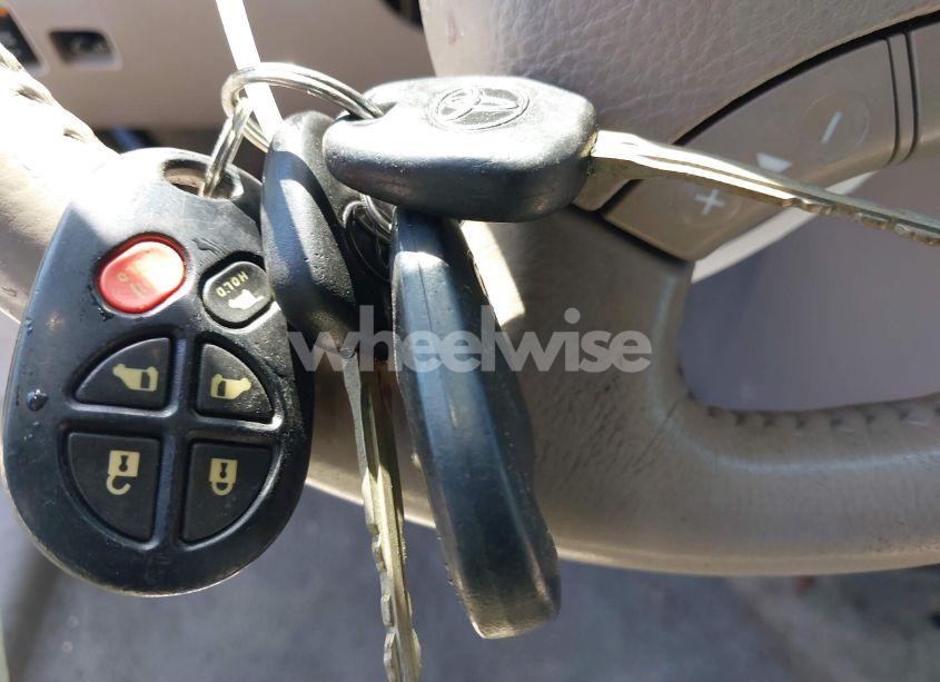 Photo 11 of 2007 Toyota Sienna XLE (VIN 5TDZK22C47S046118)