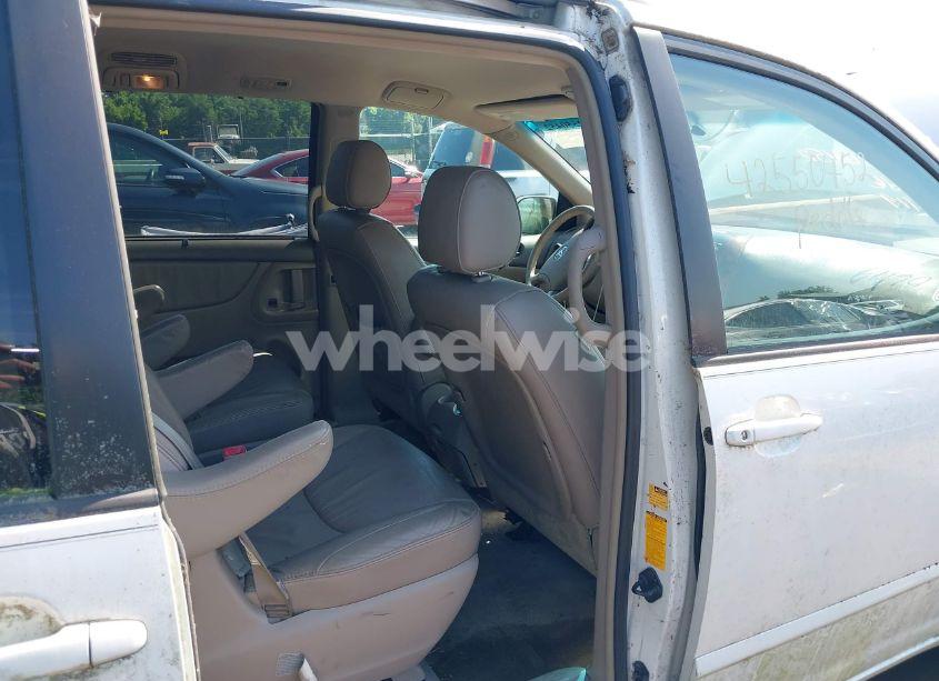 Photo 8 of 2007 Toyota Sienna XLE (VIN 5TDZK22C47S046118)