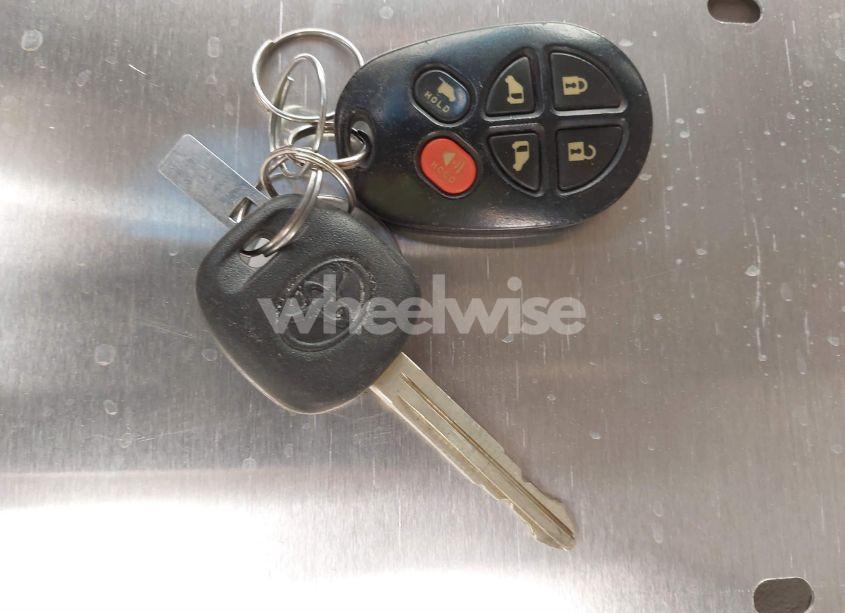 Photo 11 of 2007 Toyota Sienna XLE (VIN 5TDZK22C47S081645)