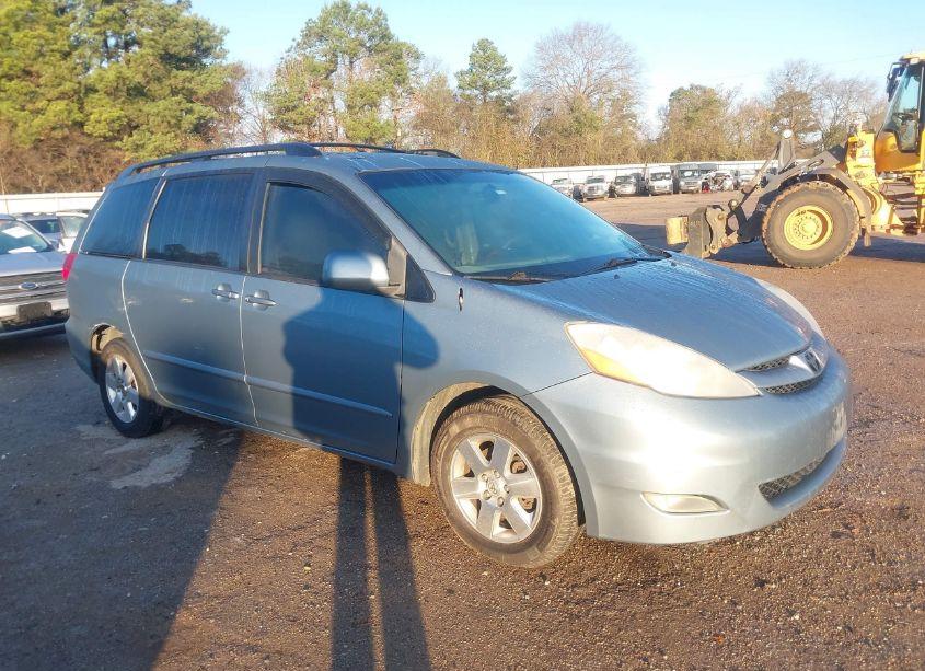 2008 Toyota Sienna XLE (VIN 5TDZK22C48S174134) main photo