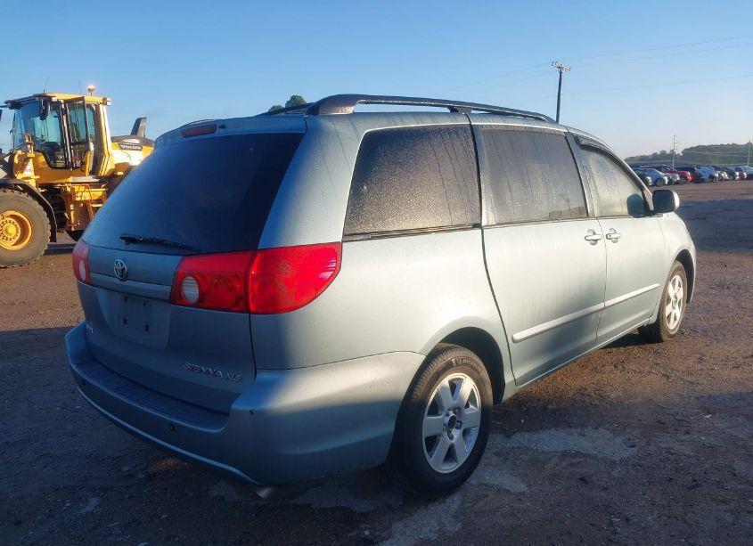 Photo 4 of 2008 Toyota Sienna XLE (VIN 5TDZK22C48S174134)