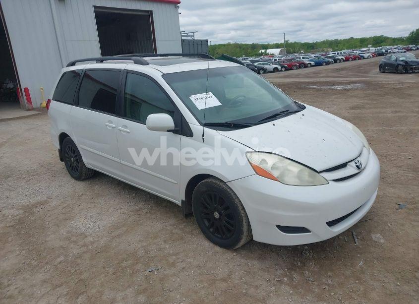 2008 Toyota Sienna LIMITED/XLE (VIN 5TDZK22C48S203888) main photo