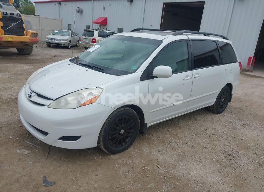 Photo 2 of 2008 Toyota Sienna LIMITED/XLE (VIN 5TDZK22C48S203888)