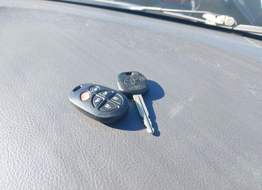 Photo 11 of 2009 Toyota Sienna XLE (VIN 5TDZK22C49S230249)