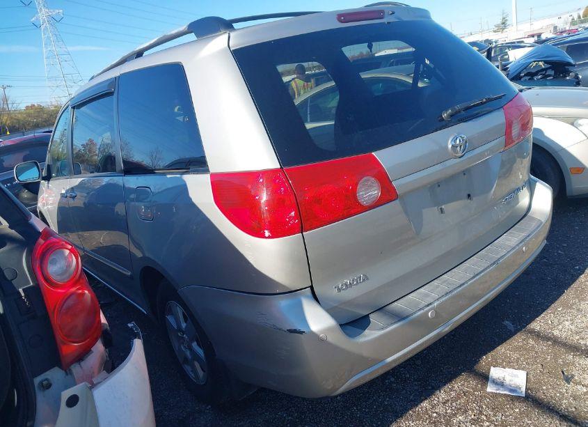 Photo 3 of 2009 Toyota Sienna XLE (VIN 5TDZK22C49S230249)