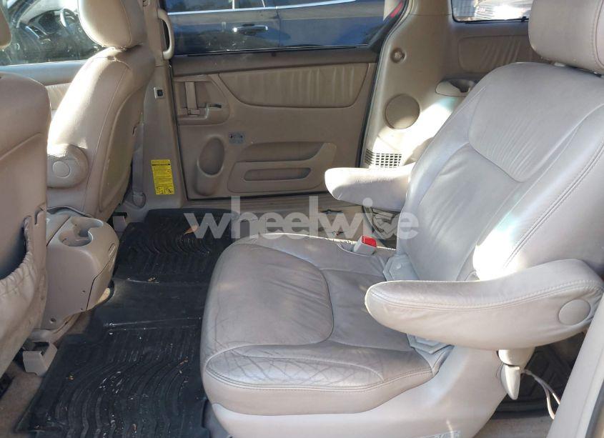 Photo 8 of 2009 Toyota Sienna LIMITED (VIN 5TDZK22C49S235404)