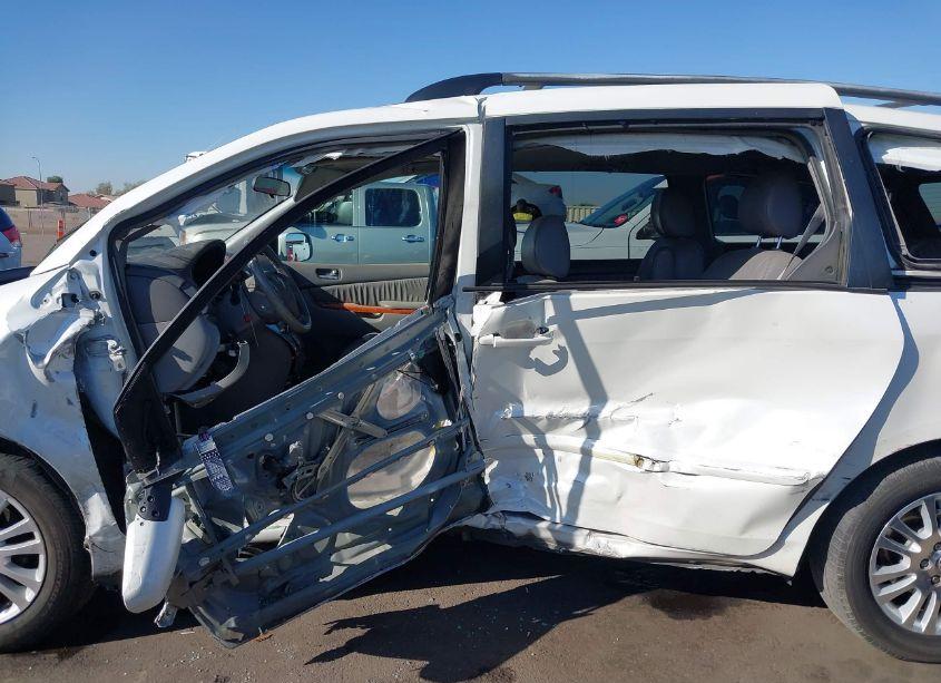 Photo 15 of 2009 Toyota Sienna XLE (VIN 5TDZK22C49S246287)