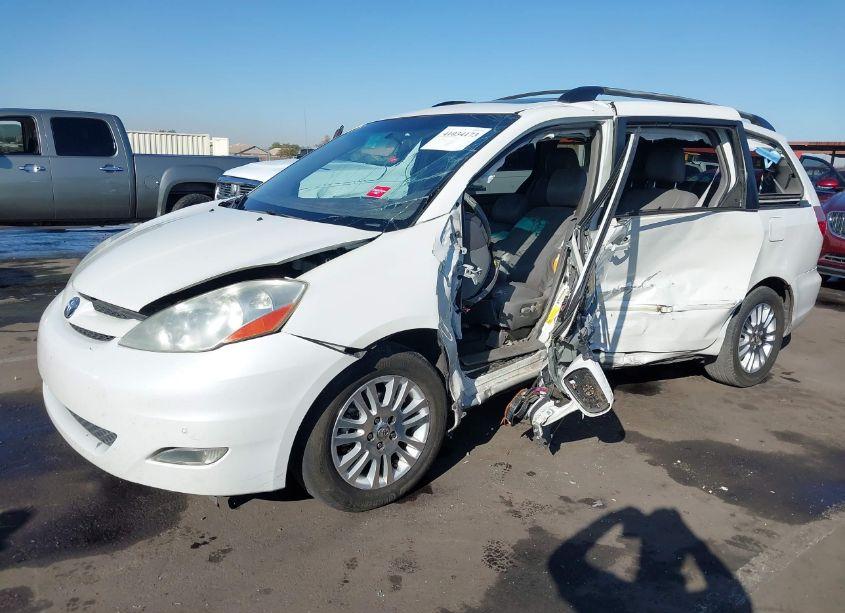 Photo 2 of 2009 Toyota Sienna XLE (VIN 5TDZK22C49S246287)
