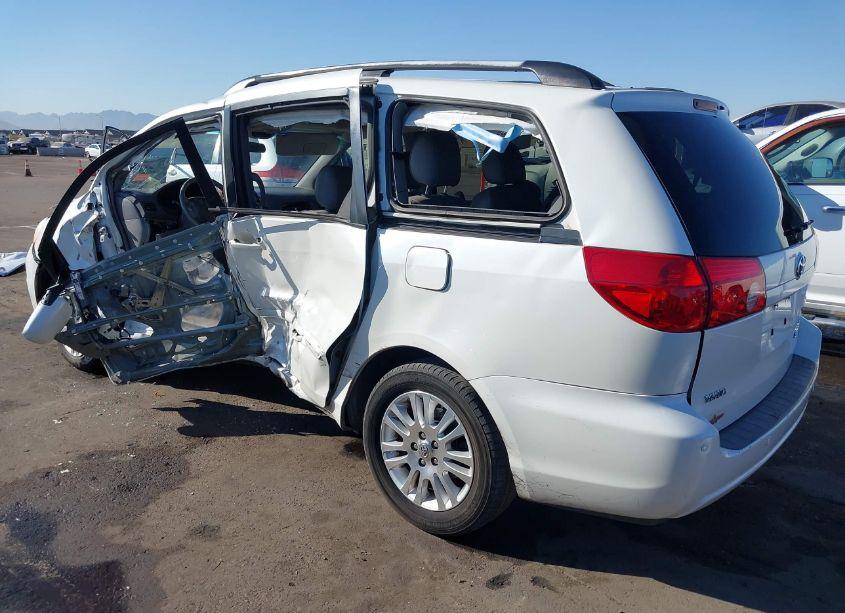 Photo 3 of 2009 Toyota Sienna XLE (VIN 5TDZK22C49S246287)