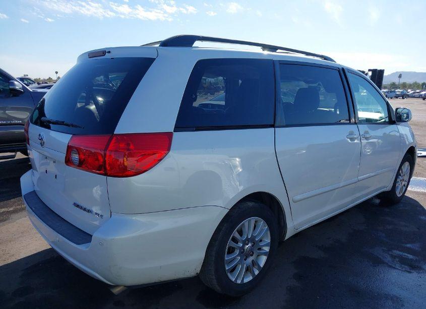 Photo 4 of 2009 Toyota Sienna XLE (VIN 5TDZK22C49S246287)