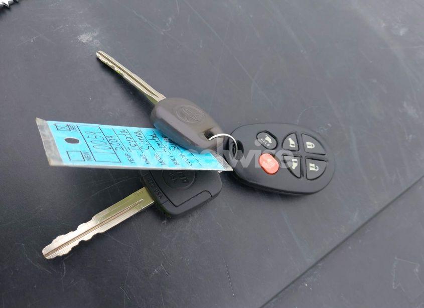 Photo 11 of 2009 Toyota Sienna XLE (VIN 5TDZK22C49S258892)