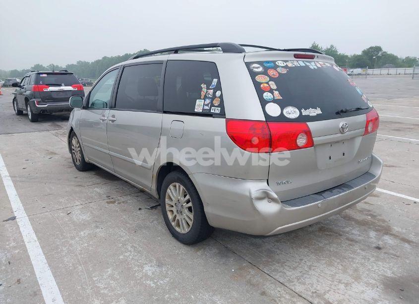 Photo 3 of 2009 Toyota Sienna XLE (VIN 5TDZK22C49S258892)