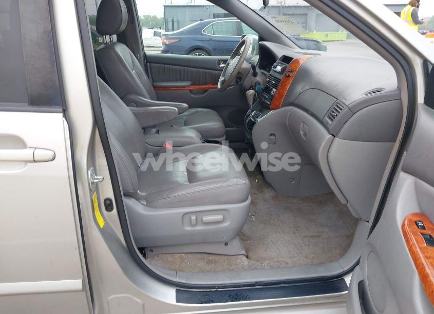 Photo 5 of 2009 Toyota Sienna XLE (VIN 5TDZK22C49S258892)