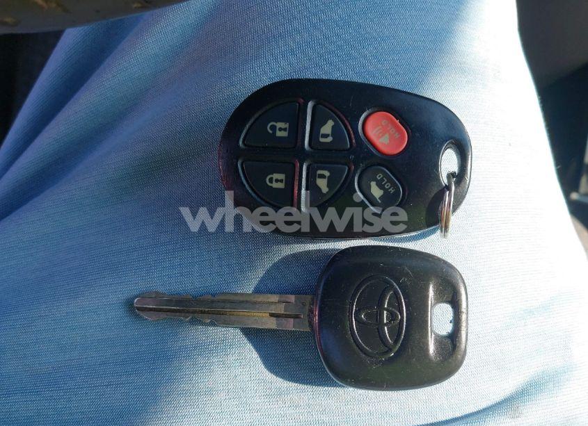 Photo 11 of 2009 Toyota Sienna LIMITED (VIN 5TDZK22C49S261775)