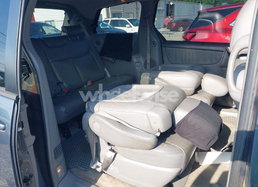 Photo 8 of 2009 Toyota Sienna LIMITED (VIN 5TDZK22C49S261775)