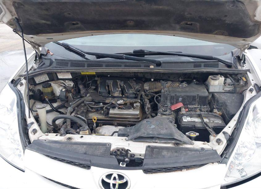 Photo 10 of 2007 Toyota Sienna XLE (VIN 5TDZK22C57S075868)