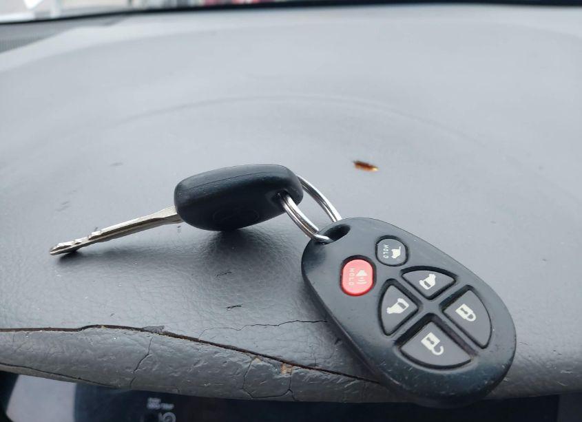 Photo 11 of 2007 Toyota Sienna XLE (VIN 5TDZK22C57S075868)