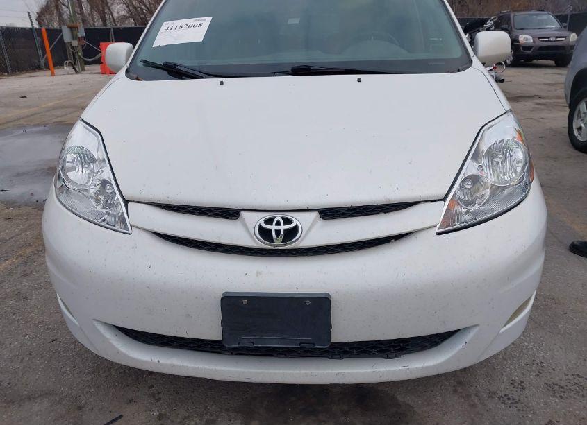 Photo 6 of 2007 Toyota Sienna XLE (VIN 5TDZK22C57S075868)