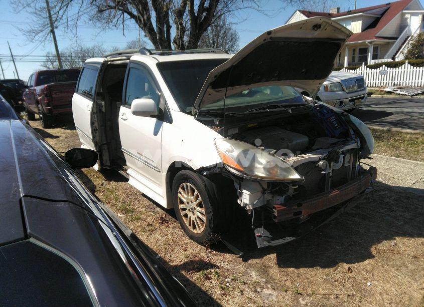 2007 Toyota Sienna (VIN 5TDZK22C57S090127) main photo