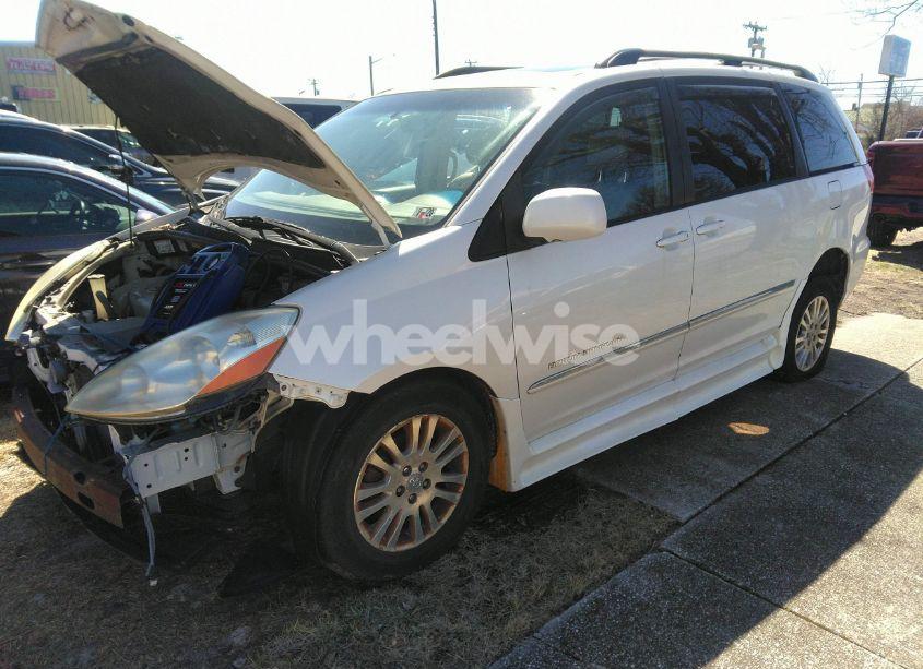 Photo 2 of 2007 Toyota Sienna (VIN 5TDZK22C57S090127)