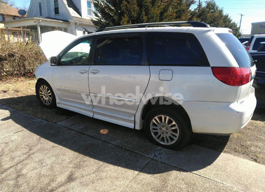 Photo 3 of 2007 Toyota Sienna (VIN 5TDZK22C57S090127)