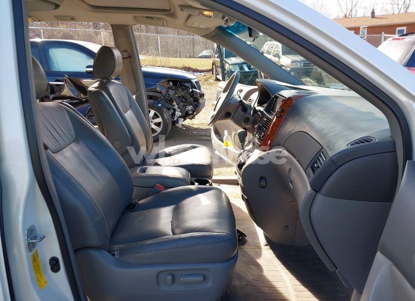 Photo 5 of 2008 Toyota Sienna XLE (VIN 5TDZK22C58S139859)