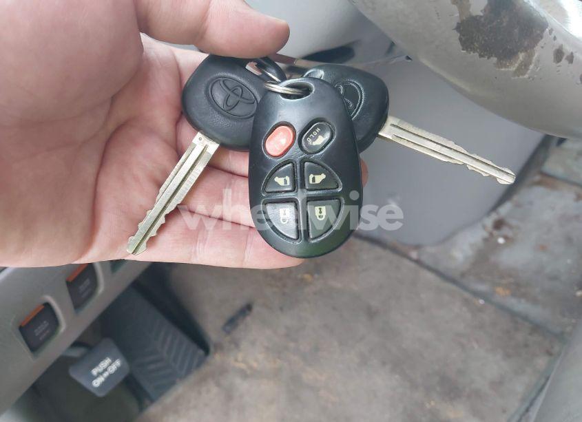 Photo 11 of 2008 Toyota Sienna LIMITED (VIN 5TDZK22C58S144253)