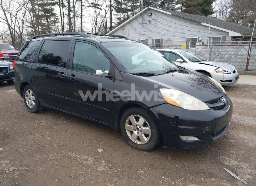 2008 Toyota Sienna XLE (VIN 5TDZK22C58S168438) main photo