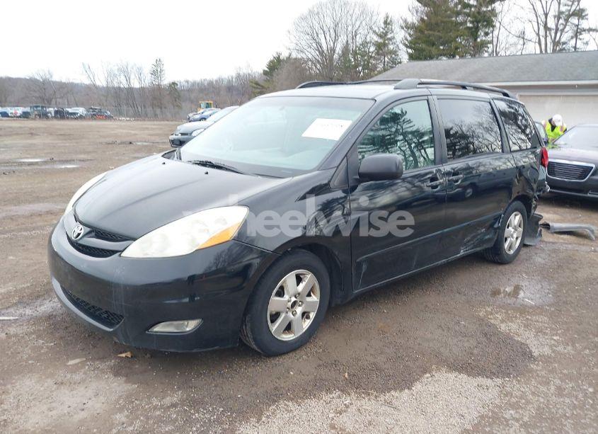 Photo 2 of 2008 Toyota Sienna XLE (VIN 5TDZK22C58S168438)