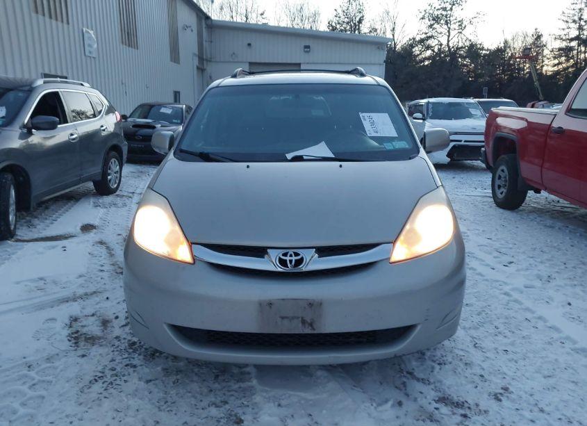 Photo 6 of 2008 Toyota Sienna LIMITED (VIN 5TDZK22C58S212602)