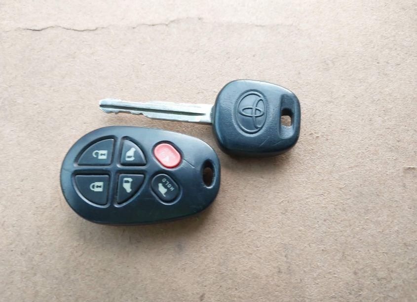 Photo 11 of 2008 Toyota Sienna XLE (VIN 5TDZK22C58S221994)