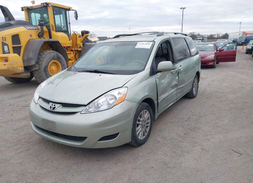 Photo 2 of 2008 Toyota Sienna XLE (VIN 5TDZK22C58S221994)
