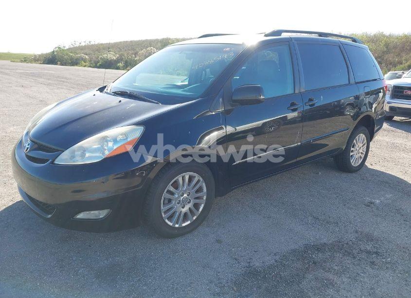 Photo 2 of 2009 Toyota Sienna XLE (VIN 5TDZK22C59S235573)