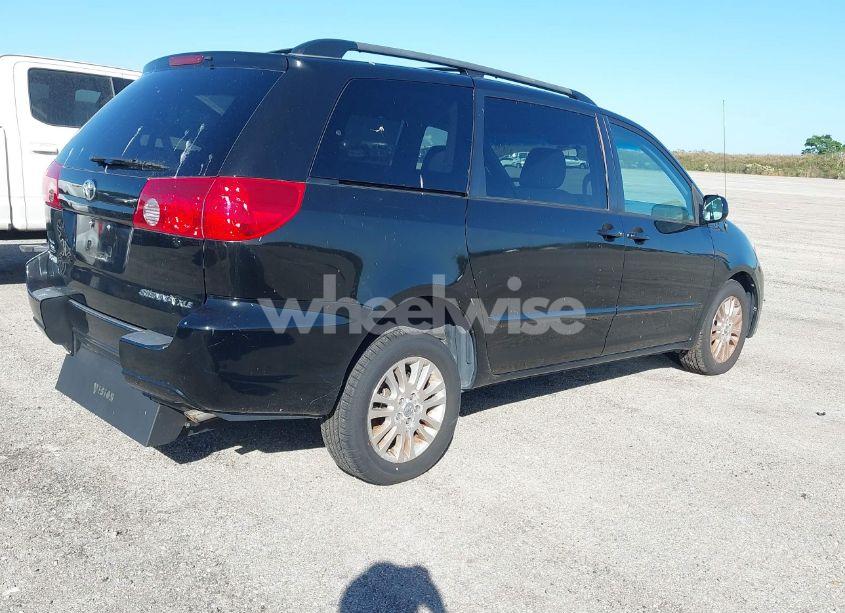 Photo 4 of 2009 Toyota Sienna XLE (VIN 5TDZK22C59S235573)