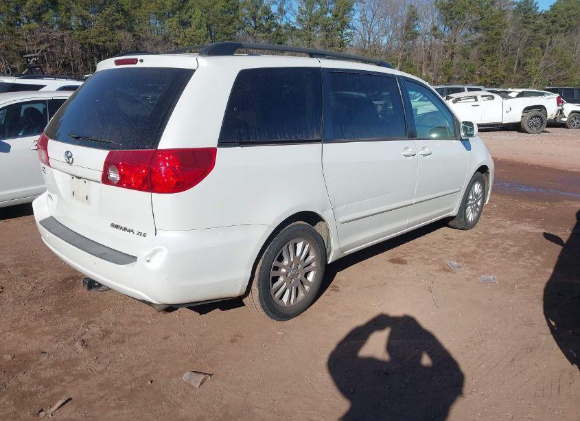 Photo 4 of 2009 Toyota Sienna XLE (VIN 5TDZK22C59S259761)