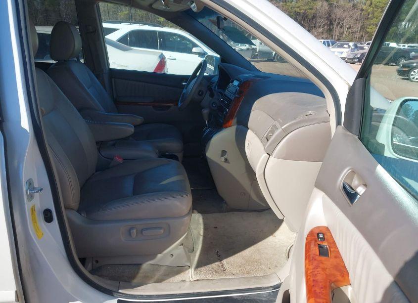 Photo 5 of 2009 Toyota Sienna XLE (VIN 5TDZK22C59S259761)