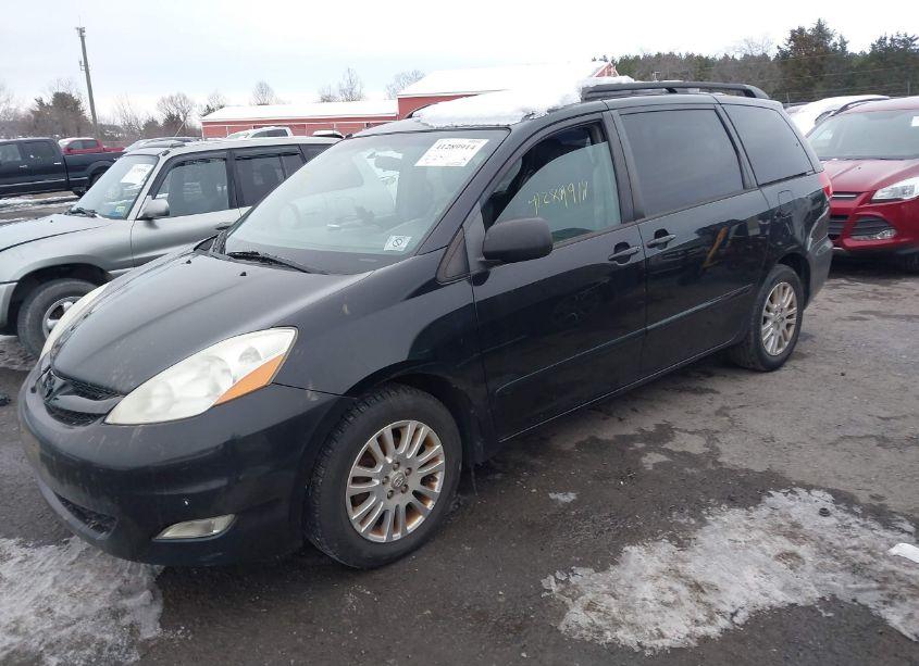 Photo 2 of 2009 Toyota Sienna XLE (VIN 5TDZK22C59S269013)