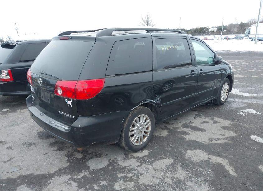 Photo 4 of 2009 Toyota Sienna XLE (VIN 5TDZK22C59S269013)