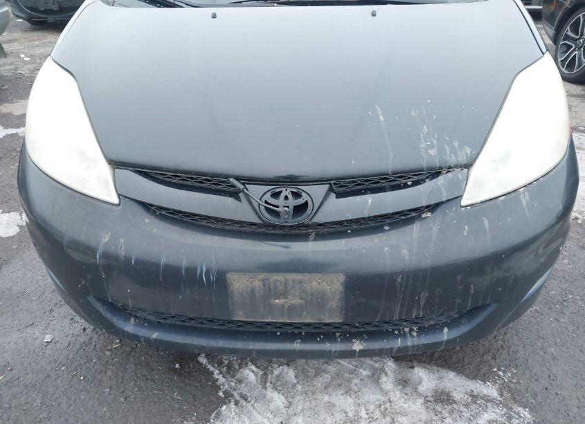 Photo 6 of 2009 Toyota Sienna XLE (VIN 5TDZK22C59S269013)