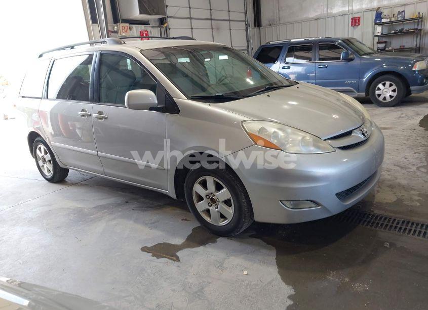 2007 Toyota Sienna XLE/XLE LIMITED (VIN 5TDZK22C67S062210) main photo