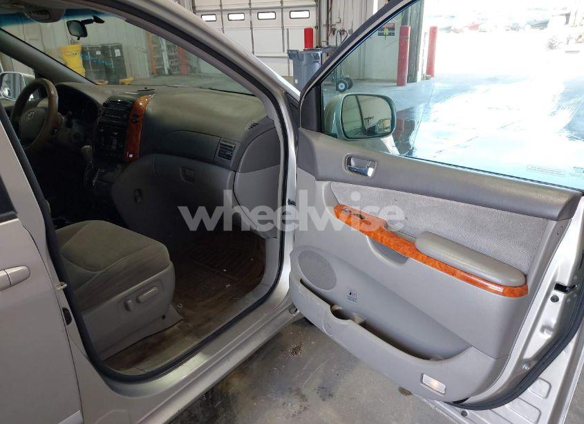 Photo 5 of 2007 Toyota Sienna XLE/XLE LIMITED (VIN 5TDZK22C67S062210)