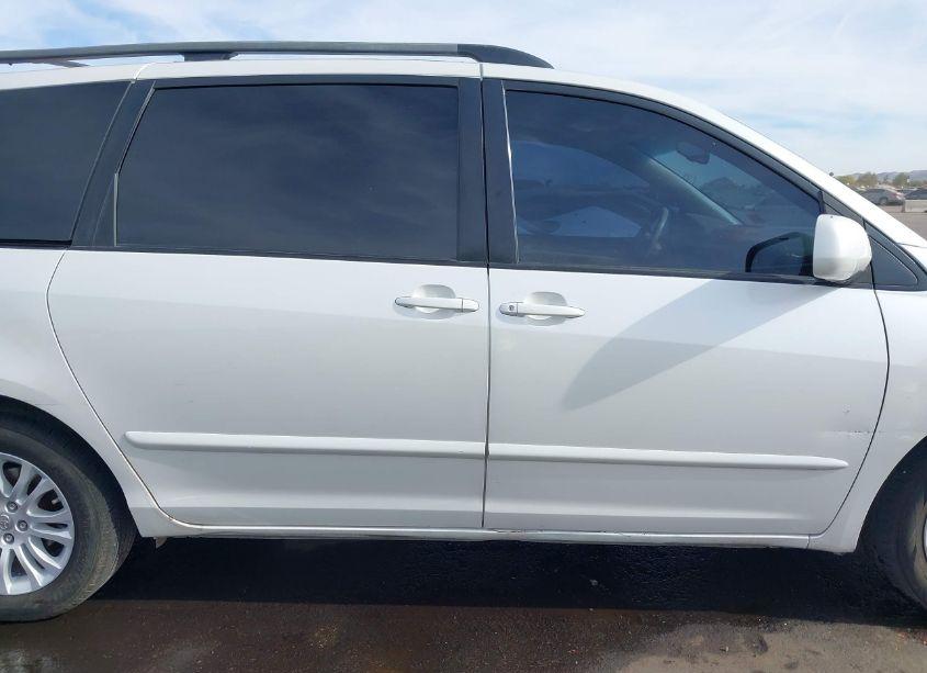 Photo 14 of 2007 Toyota Sienna XLE (VIN 5TDZK22C67S080304)
